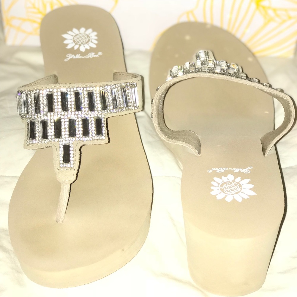 Yellow box sandals💕